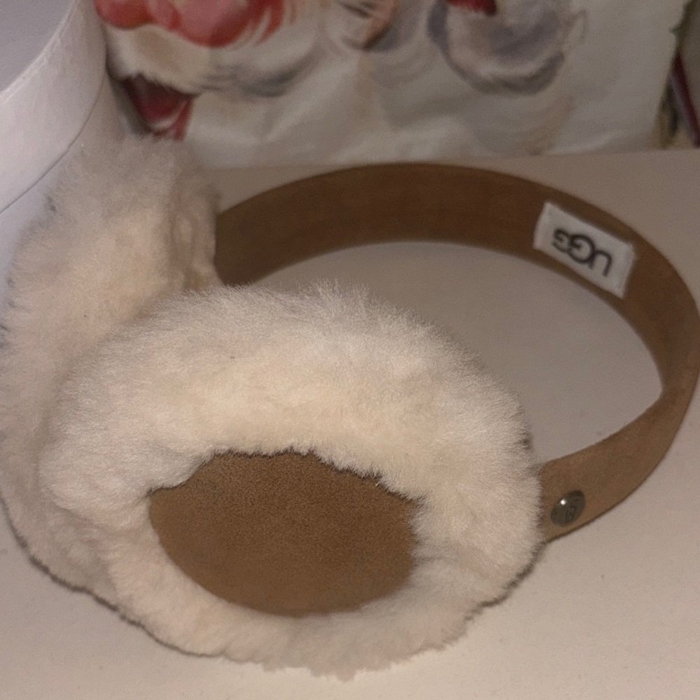 Ugg genuine shearling  earmuffs